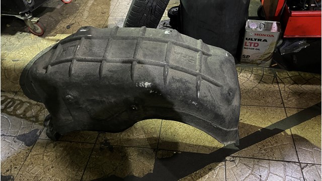 Підкрилок задній лівий 767494BA0A NISSAN