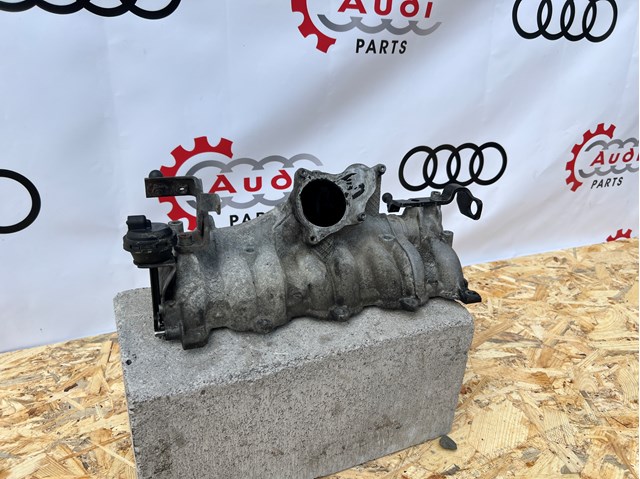 Колектор впускний 03G129713H VAG