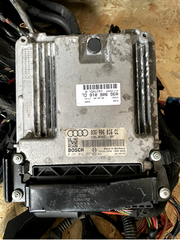 Блок електронного управління 03G906016CL VAG