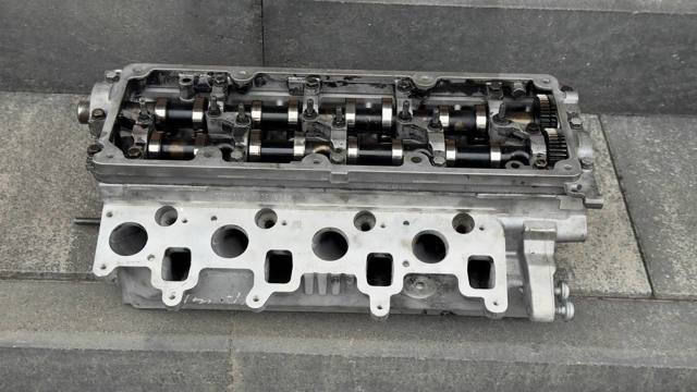 ГБЦ мотора 03L103373E VAG