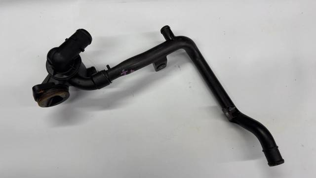 Патрубок системи охолодження 03L121065T VAG