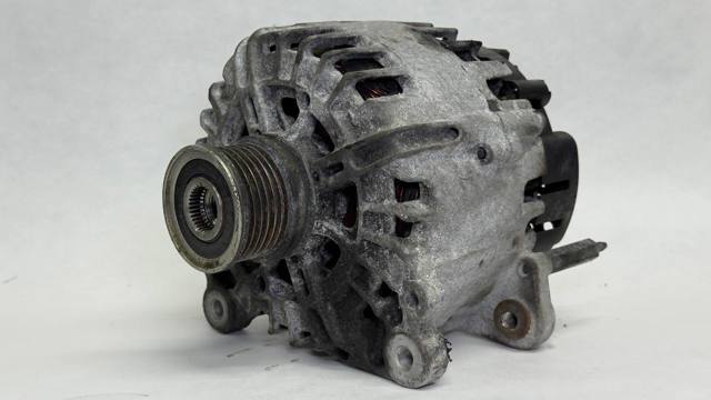 Авто генератор 03L903023L VAG