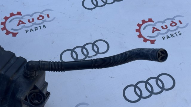Дренажний шланг корпусу повітряного фільтра 1K0129637D VAG