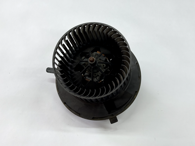 Моторчик пічки 1K1819015C VAG