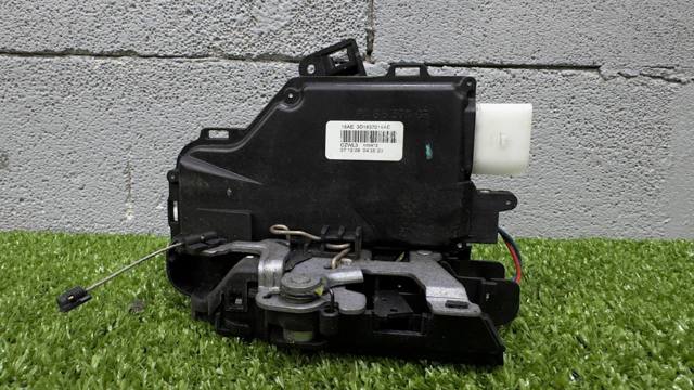 Замок двері правої передньої 3D1837016AE VAG