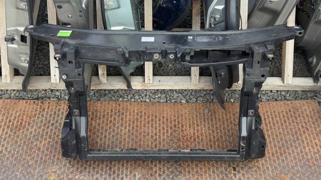 Кронштейн кріплення радіатора 3T0805588D VAG