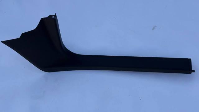 Накладка дверного порога внутрішня, передні праві 3T0863484A VAG