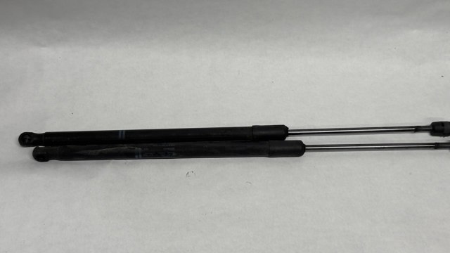 Амортизатор двері 3/5-ї задньої 3V5827550G VAG