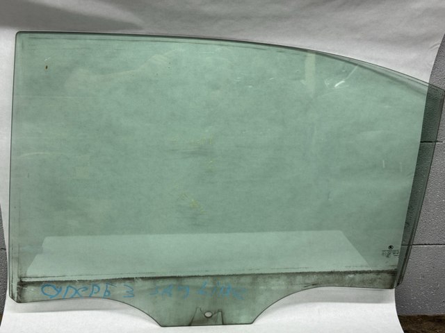 Скло заднє ліве 3V5845205A VAG