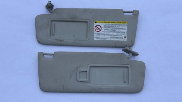 Козирок протисонячний 5G0857552AA VAG