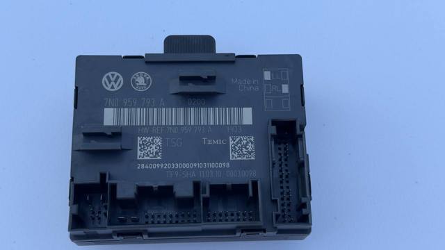 Блок комфорту передніх дверей 7N0959793A VAG