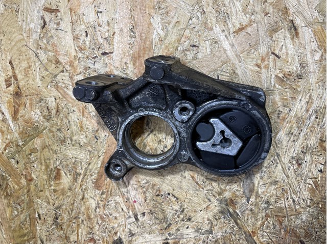 Опора підвісного підшипника передньої піввісі 81090780 PEUGEOT