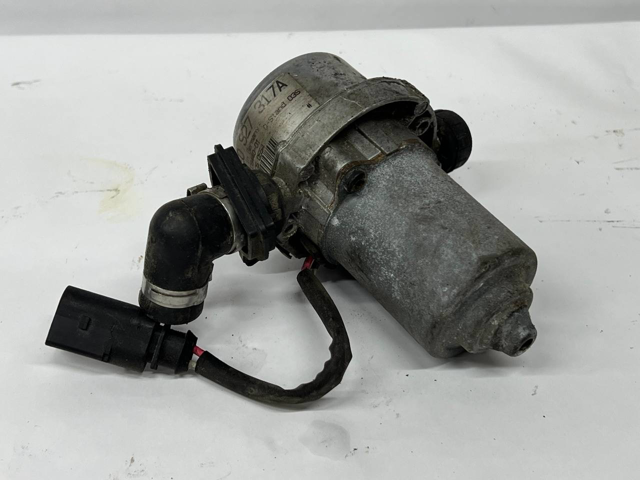 Насос вакуумний 8E0927317A VAG