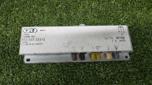 Підсилювач сигналу антени 8E9035225Q VAG