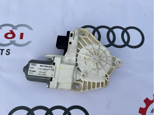 Мотор склопідйомника дверей передніх, правих 8K0959812 VAG