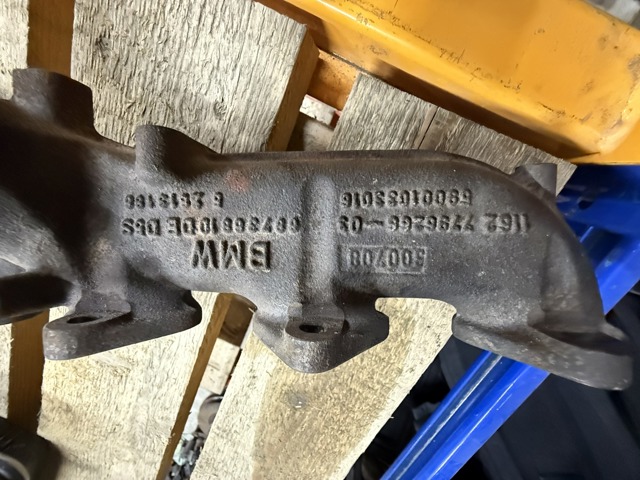 Колектор випускний 7796266 BMW