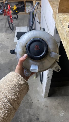 Бачок системи охолодження двигуна розширювальний 5Q0121407M VAG