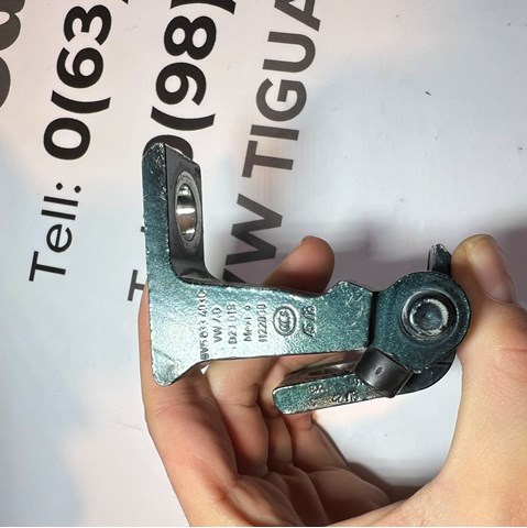 Петля водійських дверей 8V5833403C VAG