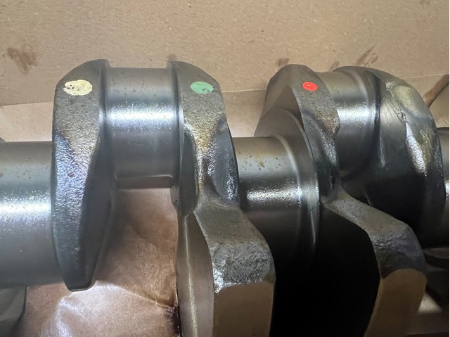 Колінчастий вал 1100A135 MITSUBISHI