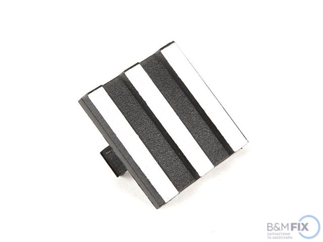 Кришка двигуна декоративна 11121736007 BMW