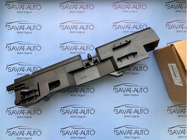 Кронштейн радіатора лівий 17118572188 BMW