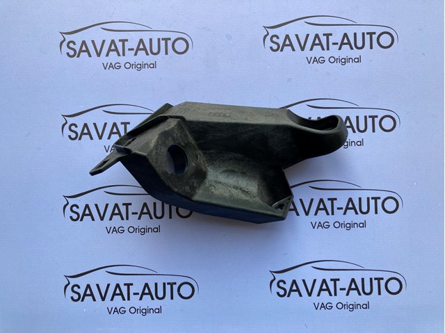 Кронштейн радіатора правий 4M0805202 VAG
