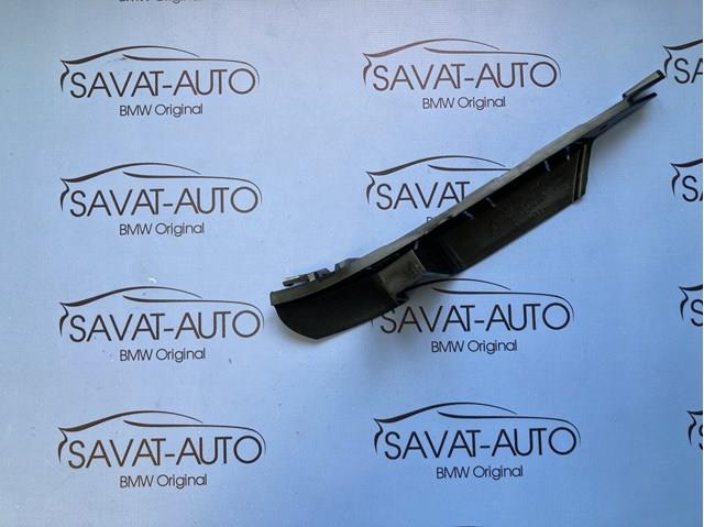 Кронштейн кріплення бампера переднього правий 51117033706 BMW