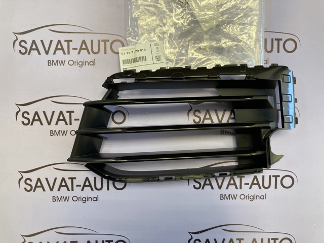 Решітка переднього бампера, ліва 51117429015 BMW