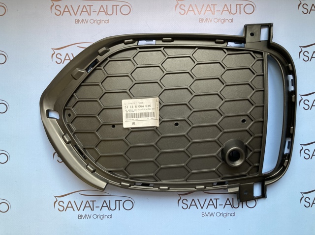 Решітка переднього бампера, права 51118064636 BMW