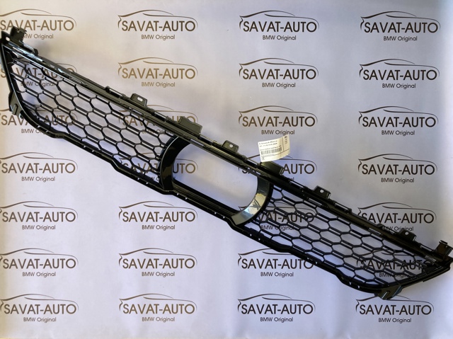 Решітка переднього бампера, нижня 51118069888 BMW