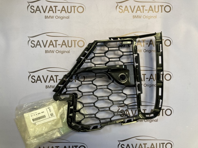 Решітка радіатора ліва 51118069889 BMW