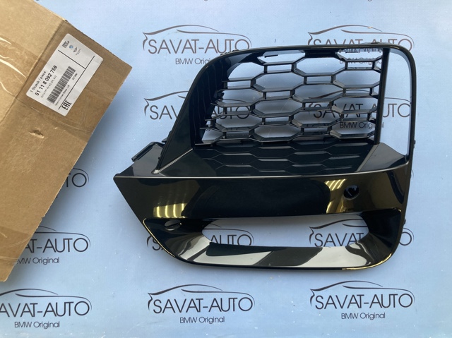 Решітка переднього бампера, права 51118092758 BMW