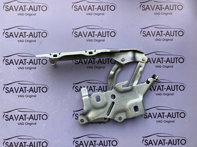 Шарнір капота правий 8W6823302D VAG