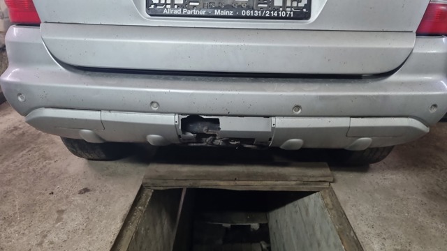 Кожух бампера заднього 1638807271 MERCEDES