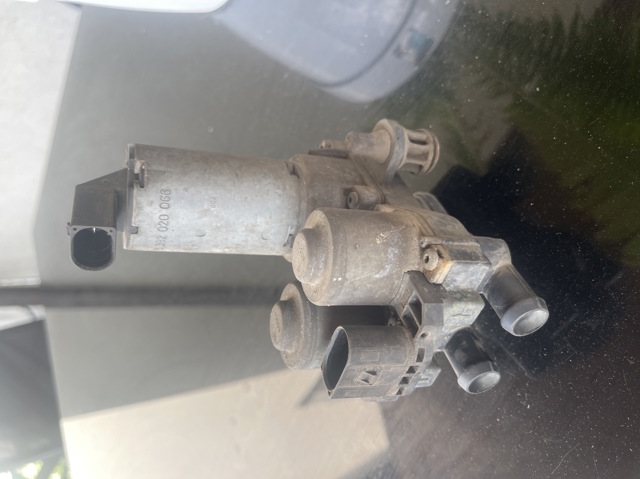 Кран системи опалення 2208300284 MERCEDES