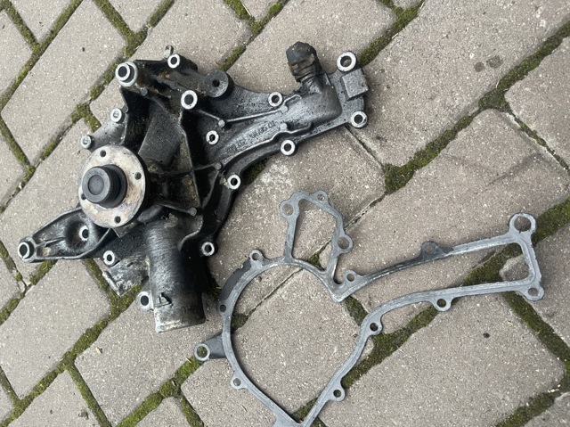 Насос охолоджуючої рідини A1122001401 MERCEDES