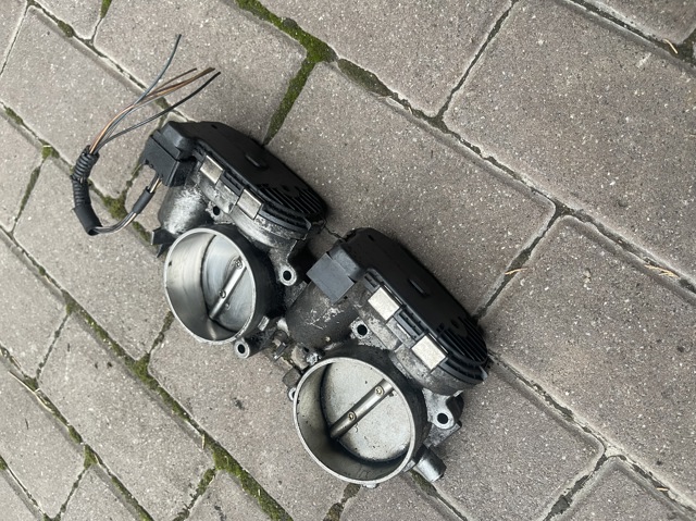 Дросільна заслінка в зборі A1131410125 MERCEDES