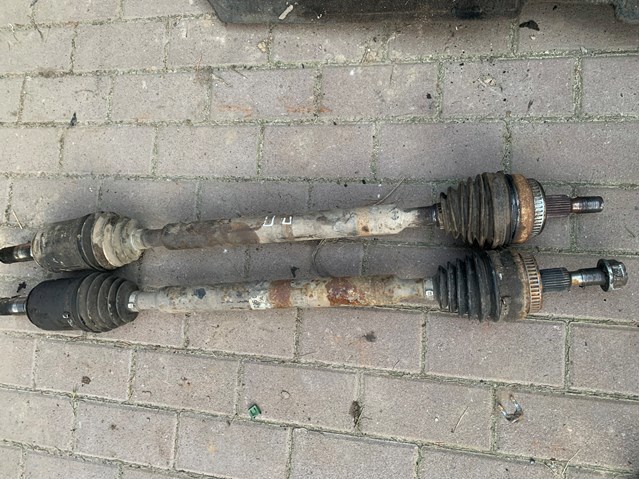 Привід правий A1633300501 MERCEDES