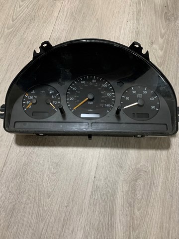 Приладова дошка-щиток приладів A1635407711 MERCEDES