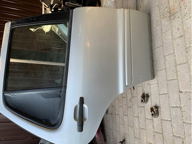 Двері задні, праві A1637301605 MERCEDES