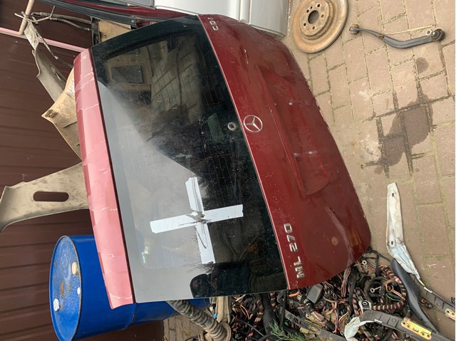 Скло третіх/п'ятих дверей A1637400657 MERCEDES