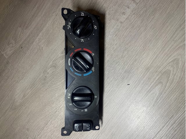 Блок управління пічкою A1638300185 MERCEDES