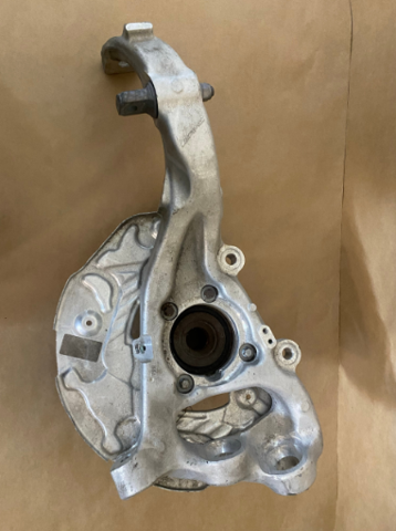 Цапфа поворотного кулака A2053323800 MERCEDES