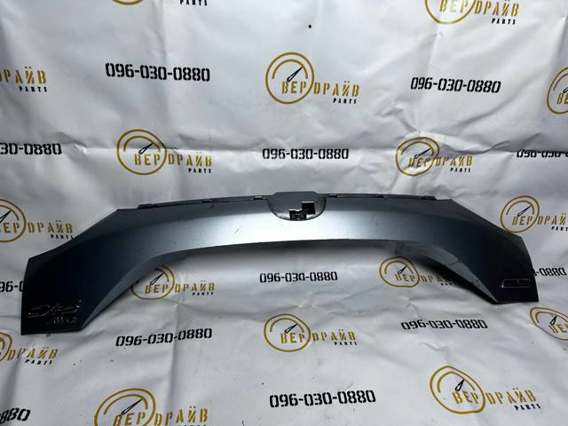 Молдинг кришки багажника KB7W50851 MAZDA