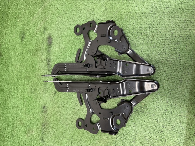 Завіса капота права 41009629222 BMW
