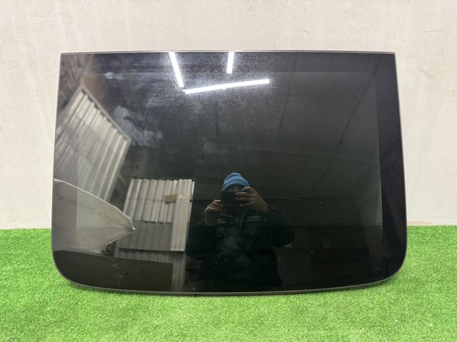 Кришка люка даху передня 4M8877055 VAG