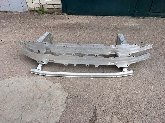 Підсилювач бампера переднього 51117931195 BMW