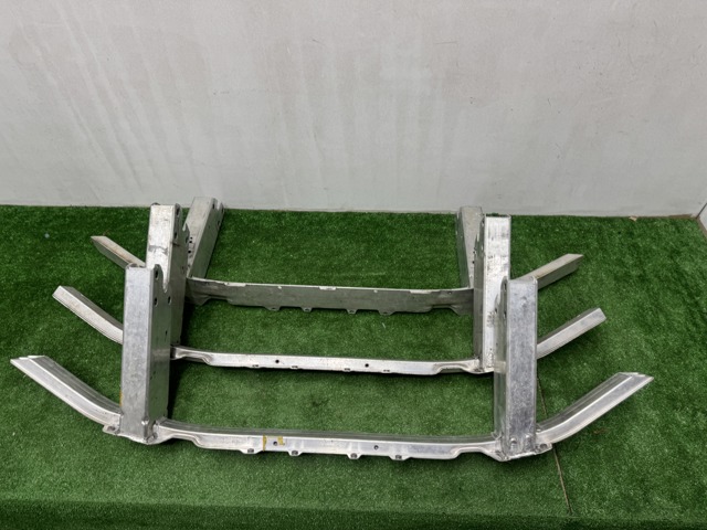 Балка бампера переднього 51119850332 BMW