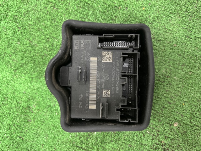 Блок комфорту передніх дверей 5Q0959593L VAG