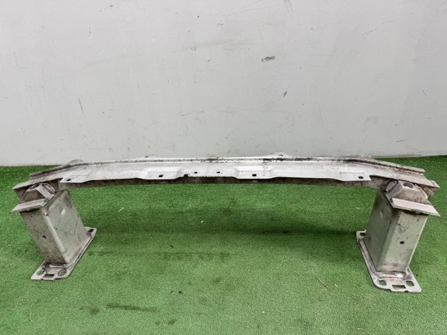 Балка бампера переднього 760807109B VAG